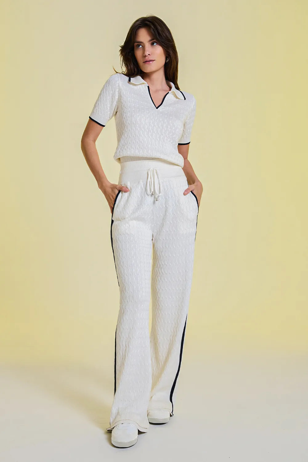 Conjunto Angelina Camisa + Calça Off White e Marinho